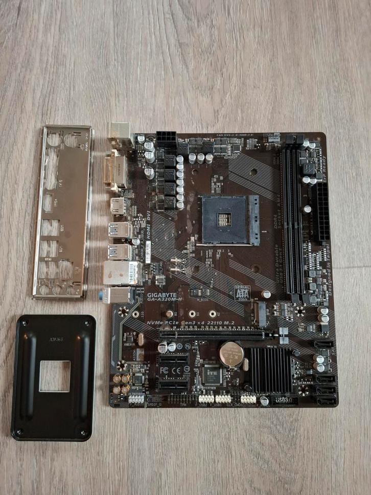 Gigabyte GA-A320M-H Moederbord - Defect, Computers en Software, Moederborden, Niet werkend, AMD, Ophalen of Verzenden