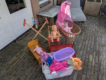 Poppen speelgoed  beschikbaar voor biedingen