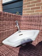 25/10 wit keramiek hoekwasbak inclusief kraan, Ophalen, Gebruikt