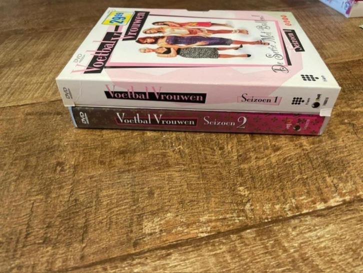 DVD Voetbal Vrouwen (seizoen 1 + 2), Cd's en Dvd's, Dvd's | Nederlandstalig, Zo goed als nieuw, Film, Drama, Vanaf 12 jaar, Ophalen