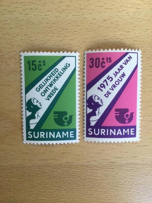 Suriname 1975 jaar van de vrouw, Postzegels en Munten, Postzegels | Suriname, Postfris, Ophalen of Verzenden
