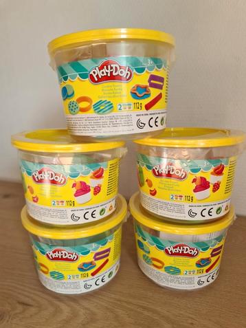 Nieuw! Play-Doh emmertjes met klei & vormpjes (koopje!) beschikbaar voor biedingen