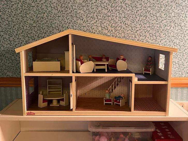 Poppenhuis met toebehoren uit jaren 50/60., Verzamelen, Poppenhuizen en Toebehoren, Zo goed als nieuw, Poppenhuis, Ophalen of Verzenden