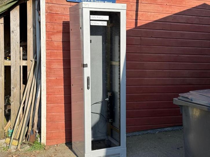 Minkels serverkast rack 19 inch 40U met glazen deur, Computers en Software, Serverkasten, Gebruikt, Glas, Plaatstaal, Ophalen of Verzenden
