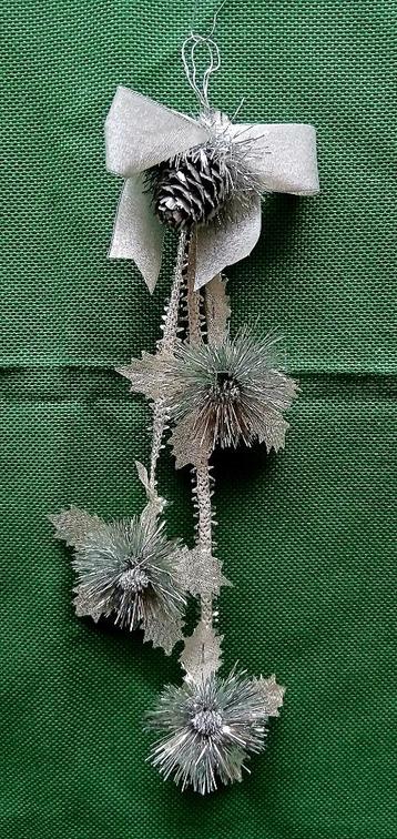 Vintage kersthanger beschikbaar voor biedingen