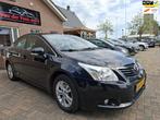 Toyota Avensis 1.8 VVTi Dynamic. 2de eigenaar, cruise, stoel, Voorwielaandrijving, 65 €/maand, Zwart, Zwart