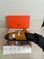 Hermes Slippers - Maat 42-43-44-45 - Bruin, Ophalen of Verzenden, Nieuw, Bruin, Slippers