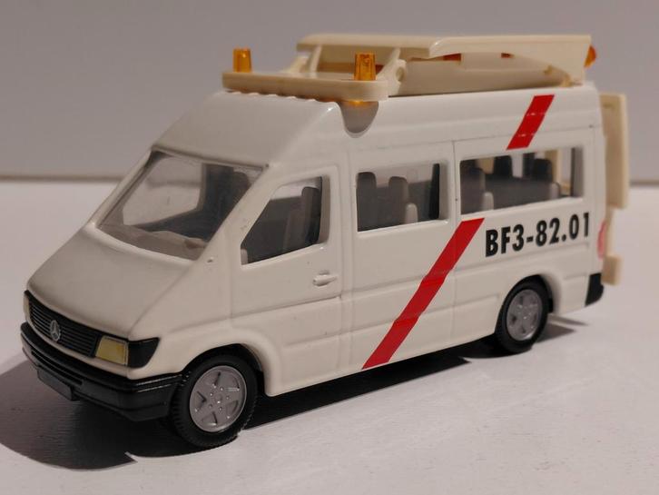Siku 2019 Mercedes Sprinter transport begeleiding modelauto, Hobby en Vrije tijd, Modelauto's | 1:50, Zo goed als nieuw, Auto