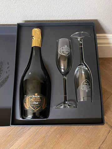 Grand prestige brut, nieuw in originele doos met glazen. beschikbaar voor biedingen