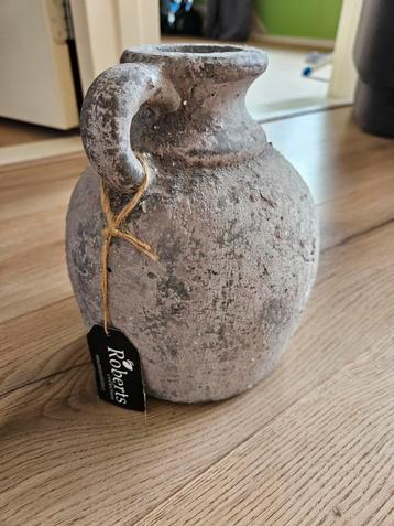 Kruikje van Roberts collection beschikbaar voor biedingen