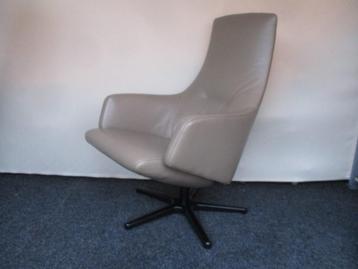 NIEUWSTAAT Strelax design relax fauteuil beige leder medium beschikbaar voor biedingen