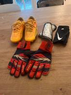 Voetbalschoenen, scheenbeschermers, handschoenen zgan, Sport en Fitness, Voetbal, Maat S, Ophalen, Gebruikt, Set