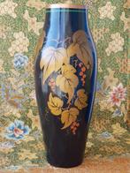 Prachtige grote antieke vaas uit Rusland van glas 35 cm.