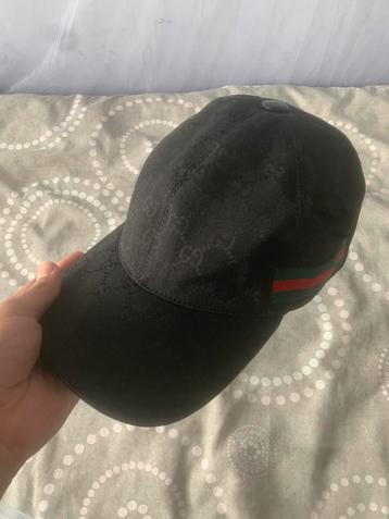 Gucci pet beschikbaar voor biedingen