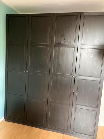 Mooie zwartbruine ikea pax kast