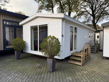 Kunststof chalet met royale badkamer en hoofdslaapkamer beschikbaar voor biedingen