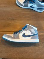 Air Jordan 1 Mid - Grijs/Blauw m46, Kleding | Heren, Schoenen, Blauw, Nike, Ophalen of Verzenden, Sneakers of Gympen
