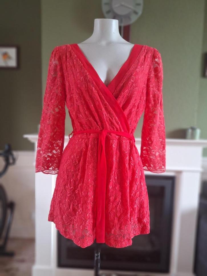 Rinascimento rode kanten jumpsuit L gratis verz, Kleding | Dames, Jumpsuits, Zo goed als nieuw, Maat 42/44 (L), Rood, Verzenden