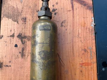 Gasbusje van het leger van1972 beschikbaar voor biedingen