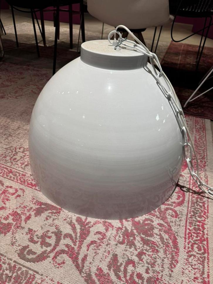 grote metalen hanglampen wit / koperkleur, Huis en Inrichting, Lampen | Lampenkappen, Zo goed als nieuw, 50 cm of meer, Rond, Wit
