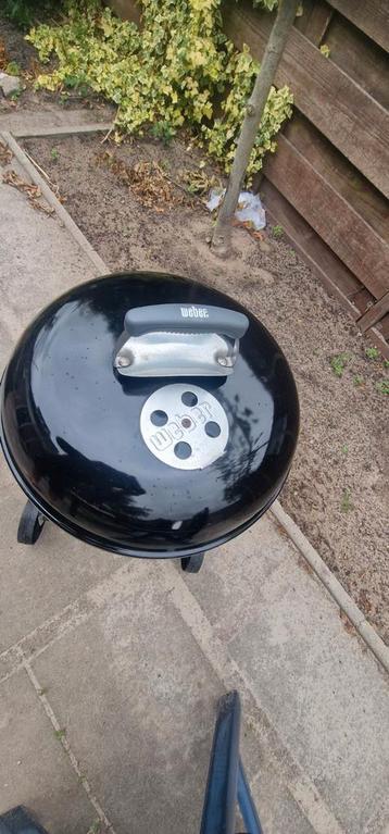 De Weber Compact Kettle bbq beschikbaar voor biedingen