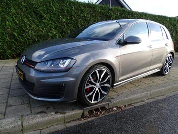 Volkswagen GOLF 2.0 TSI GTI 162Kw -Automaat-Navi-Blth-Pdc-bo beschikbaar voor biedingen