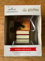 Hallmark Harry Potter kerstbal kerstornament books and wand, Verzamelen, Harry Potter, Ophalen of Verzenden, Nieuw, Gebruiksvoorwerp