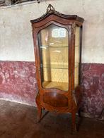 Klassieke vitrine display kast, Ophalen