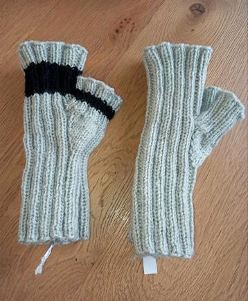 Handschoenen met alleen een duim  beschikbaar voor biedingen