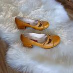 BAIT pumps maat 38 in mosterd kleur Topvintage, Kleding | Dames, Schoenen, Pumps, Verzenden, Geel, Zo goed als nieuw