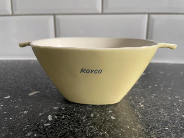 Royco (vierkante) pastel gele soepkom Royal Sphinx, Antiek en Kunst, Antiek | Servies los, Ophalen of Verzenden