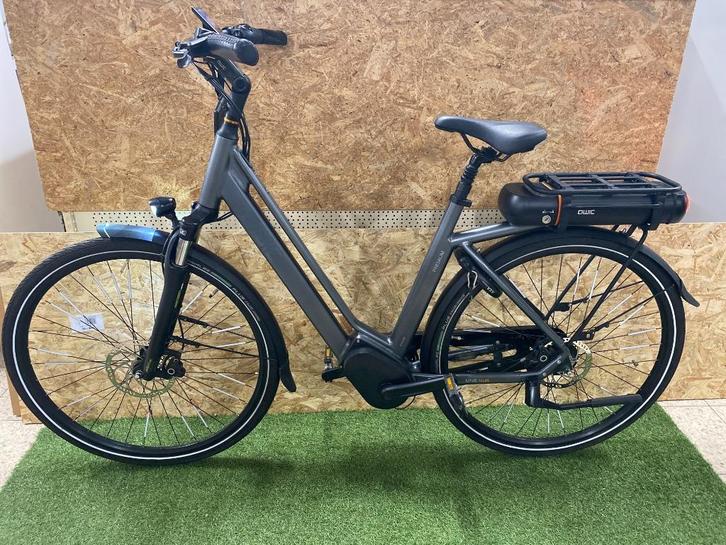 QWIC PREMIUM MN8 TOUR 2022 MIDDENMOTOR DAMESFIETS 53CM 500WH, Fietsen en Brommers, Fietsen | Dames | Damesfietsen, Zo goed als nieuw