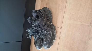 Balenciaga Track 45 beschikbaar voor biedingen