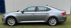 Skoda Superb 1.5 TSI Greentech ACT 150pk Dsg-7 2021 Grijs, Auto's, 730 kg, Zwart, 4 cilinders, Origineel Nederlands