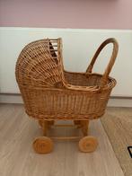 Rotan poppenwagen, Kinderen en Baby's, Speelgoed | Poppen, Ophalen, Zo goed als nieuw, Babypop
