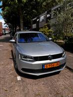 Volkswagen Jetta MK6 2015 metalic grijs, Auto's, Volkswagen, Automaat, 65 €/maand, 1984 cc, Leder en Stof