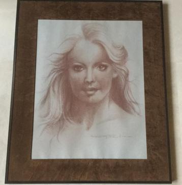 Pastelkrijttekening portret dame gesigneerd/fraai ingelijst  beschikbaar voor biedingen
