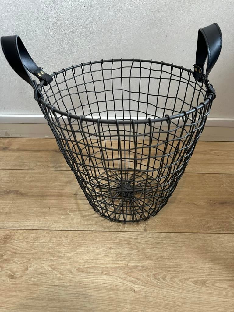 Mand, Huis en Inrichting, Woonaccessoires | Schalen en Manden, Ophalen of Verzenden, Zo goed als nieuw, Rond, Overige materialen