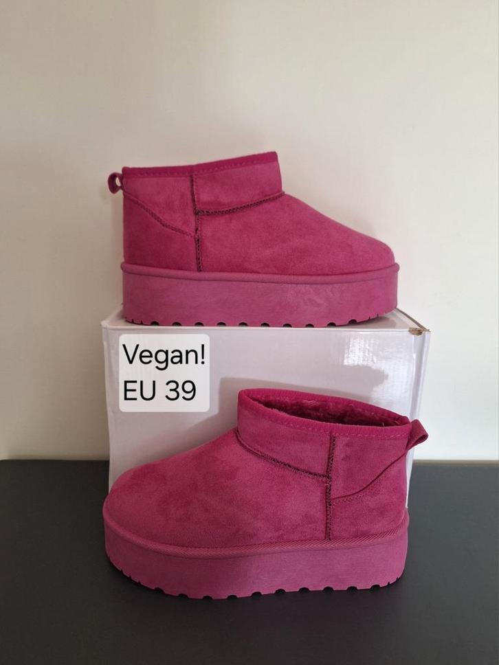 Vegan fuchsia roze kunstsuède sloffen /low boots EU 39, Kleding | Dames, Schoenen, Nieuw, Pantoffels of Sloffen, Roze, Ophalen of Verzenden