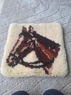 Retro wollen kussenhoes met paard, 30x30, Huis en Inrichting, Woonaccessoires | Kussens, Ophalen of Verzenden, Gebruikt, Bruin