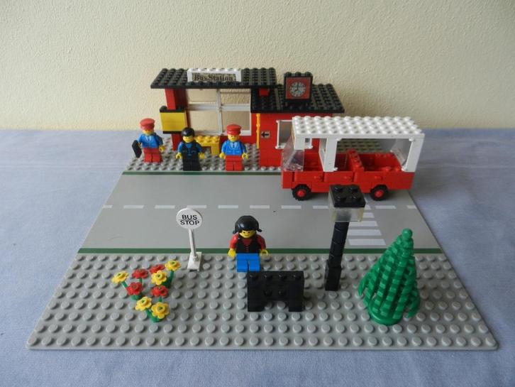 Lego 379 bus station (uit 1979), Kinderen en Baby's, Speelgoed | Duplo en Lego, Gebruikt, Ophalen of Verzenden
