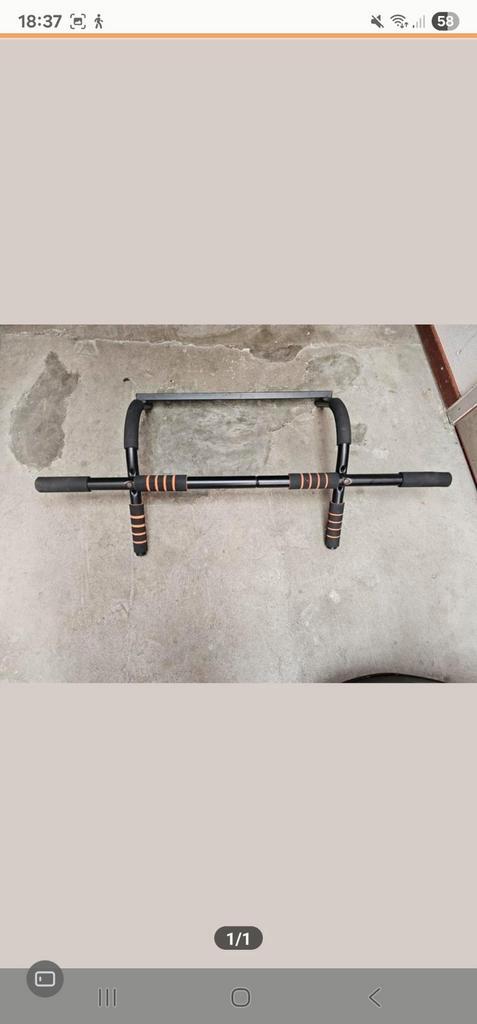 Oprekstang / Pull-up bar, Sport en Fitness, Fitnessmaterialen, Zo goed als nieuw, Oprekstang, Armen, Borst, Rug, Ophalen of Verzenden