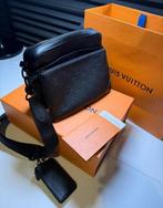 Louis vuitton trio messenger, Sieraden, Tassen en Uiterlijk, Tassen | Schoudertassen, Overige merken, Zwart, Nieuw, Ophalen of Verzenden