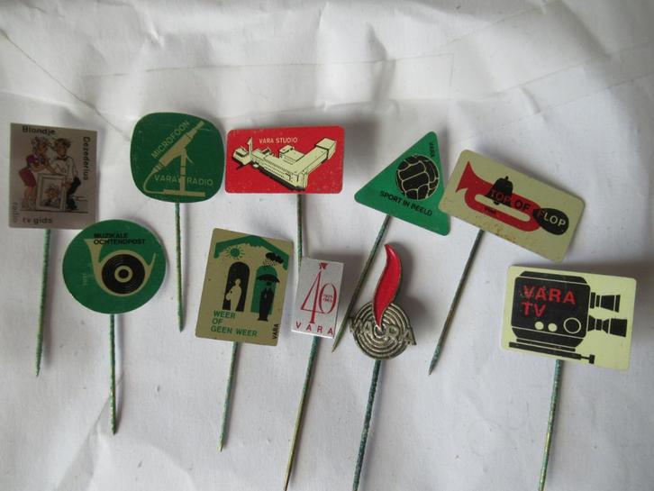 10 speldjes van de VARA Radio en Televisie Omroep, Verzamelen, Speldjes, Pins en Buttons, Nieuw, Speldje of Pin, Overige onderwerpen