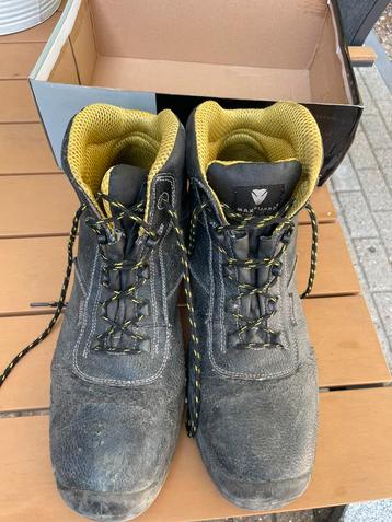 Werkschoenen maat 48 beschikbaar voor biedingen