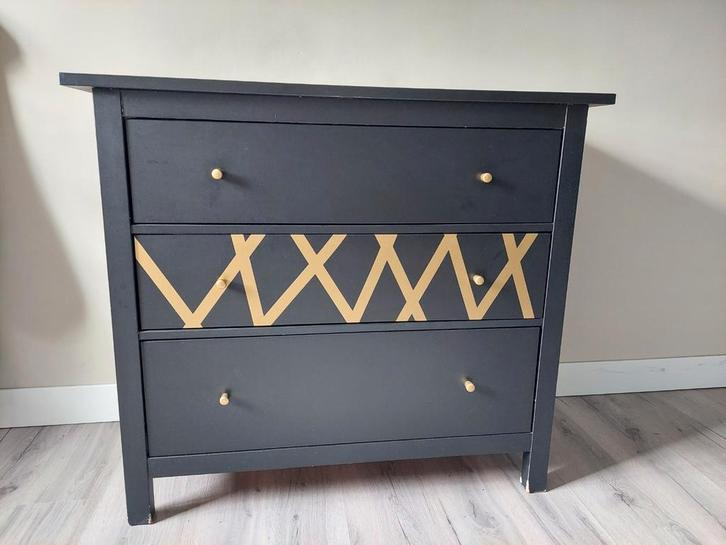 Zwart met goude commode, Kinderen en Baby's, Kinderkamer | Commodes en Kasten, Gebruikt, 90 tot 105 cm, 100 cm of meer, 50 tot 70 cm