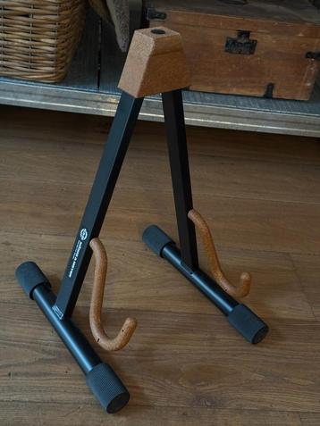  Konig & Meyer 17541 akoestische gitaar standaard kurk beschikbaar voor biedingen