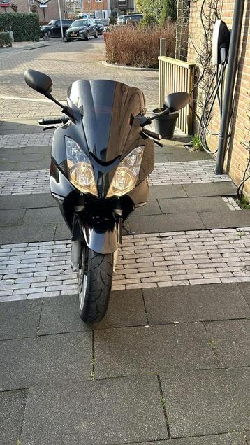 Honda VFR 800A beschikbaar voor biedingen