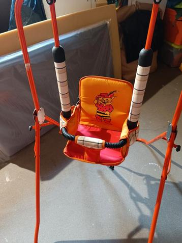 Gratis Kinderschommel Oranje beschikbaar voor biedingen