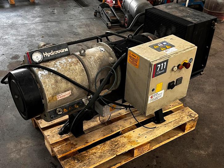 Hydrovane schroefcompressor 11kW - 1500 l/min, Zakelijke goederen, Machines en Bouw | Pompen en Compressoren, Ophalen